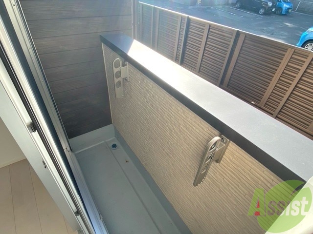 バルコニー　バルコニーも日当たり良く、お洗濯がはかどりそうです