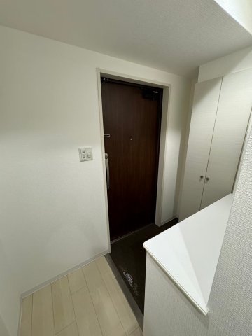 玄関　リビングです