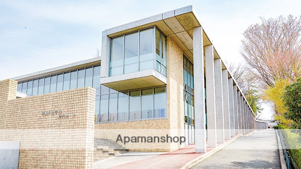 高校・高専　箕面自由学園幼稚園・小・中・高等科（高校・高専）まで343m