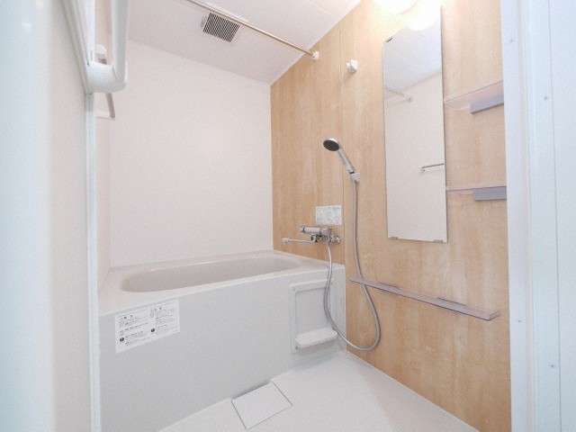 バス・シャワールーム　※他号室のお写真です