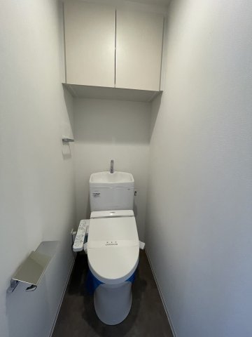 トイレ　温水洗浄便座付きトイレ