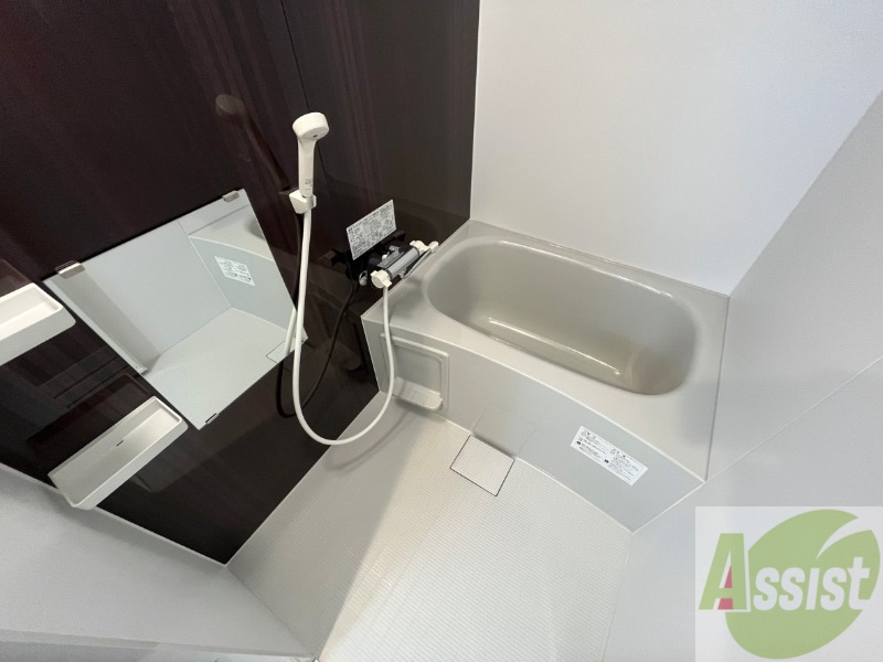 バス・シャワールーム　お風呂になります。一日の疲れを癒してくださいね。