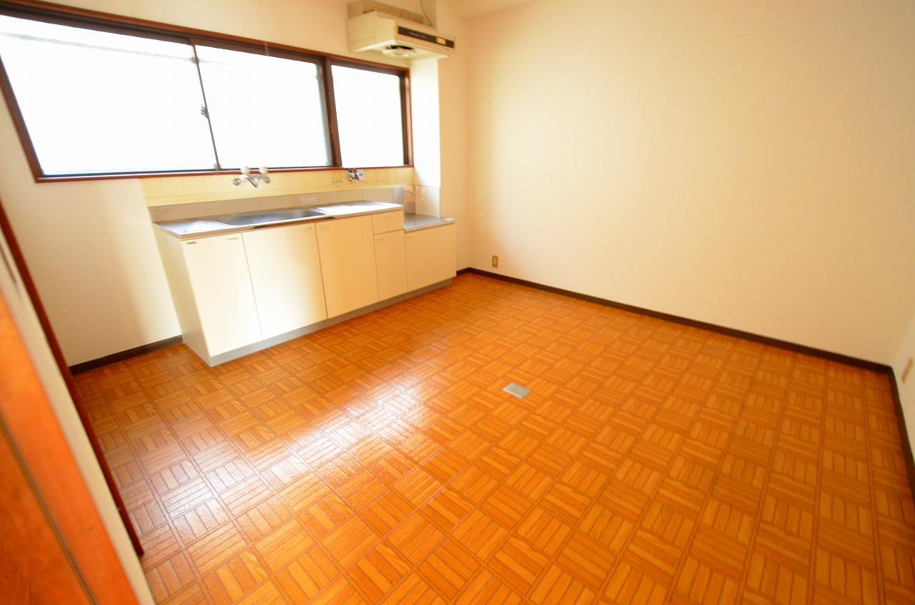 居室・リビング　床色が明るくて綺麗です♪