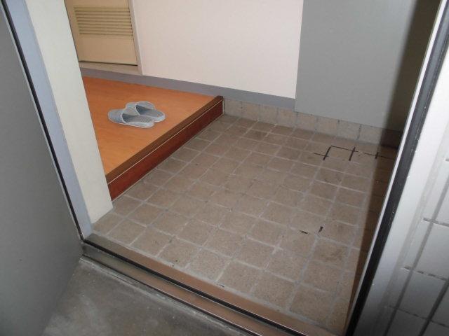 玄関　シャタック清水 (写真間取り反転タイプ)