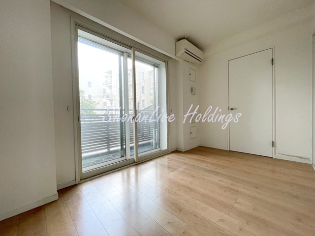 居室・リビング　白基調の洋室♪