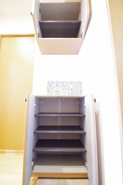 収納　シューズ収納