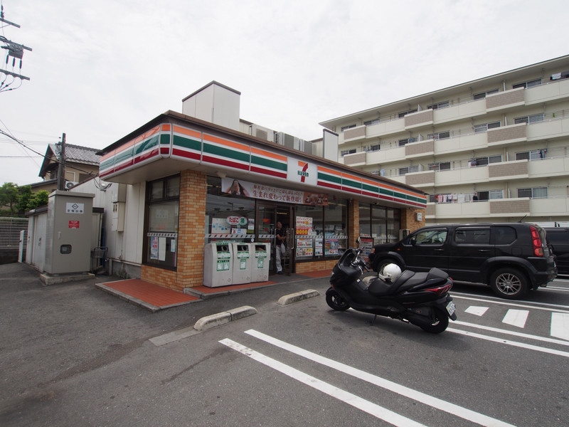 コンビニ　セブンイレブン奈良四条大路４丁目店（コンビニ）まで200m