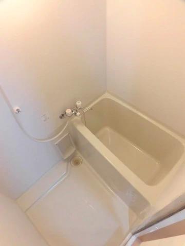 バス・シャワールーム　バス・トイレ別！