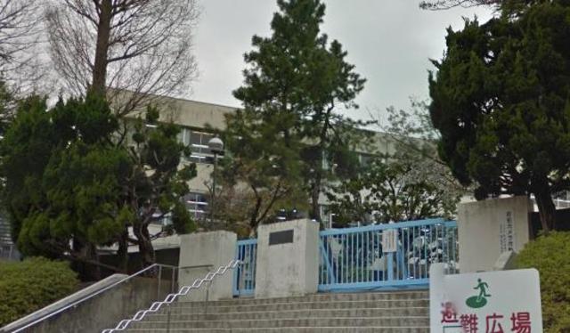 小学校　町田市立鶴川第四小学校（小学校）まで782m