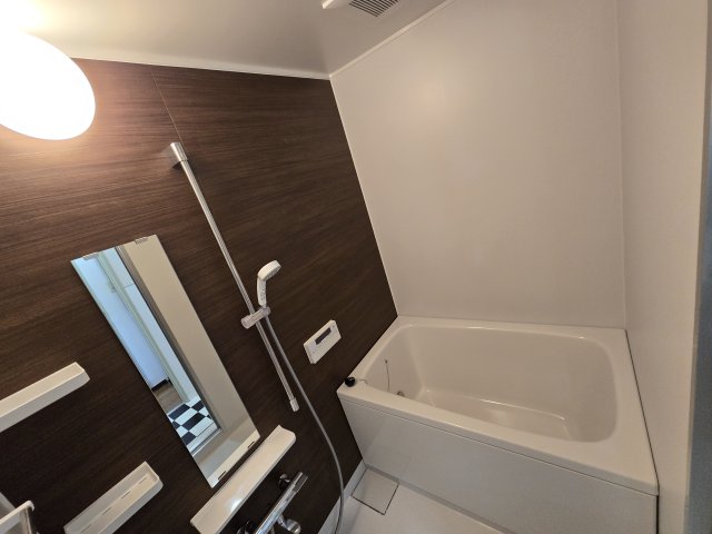 バス・シャワールーム　別部屋参考用写真