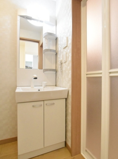 洗面設備　別部屋反転写真