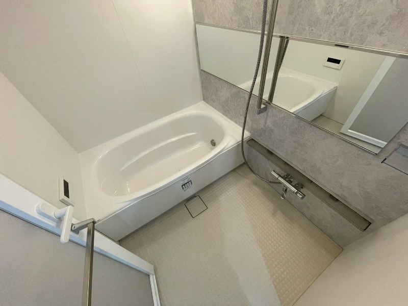 バス・シャワールーム　お風呂になります。一日の疲れを癒してくださいね。