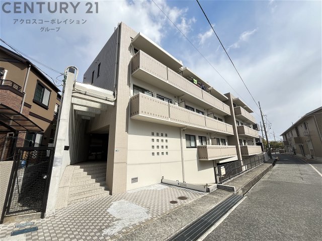 建物外観　安心のオートロック付きです♪