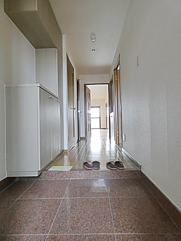 玄関　落ち着いた玄関です