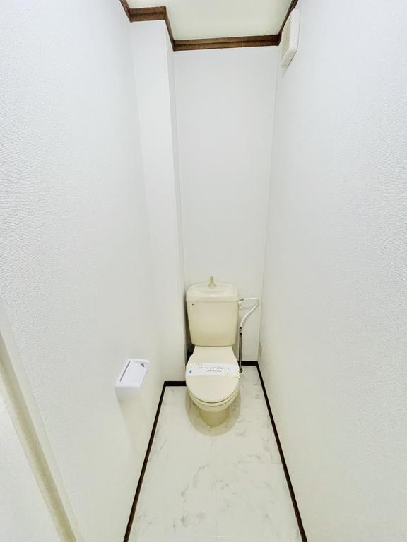 神戸電鉄有馬線 長田駅 徒歩7分 2階建 築28年のトイレ写真