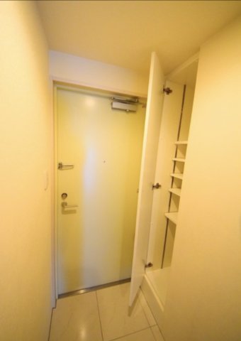 JOYCUBE三ツ沢の玄関写真