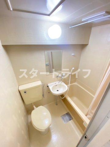 ＪＲ東海道本線 新大阪駅 徒歩1分 11階建 築33年の風呂写真