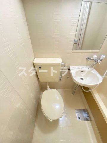 ＪＲ東海道本線 新大阪駅 徒歩1分 11階建 築33年のトイレ写真