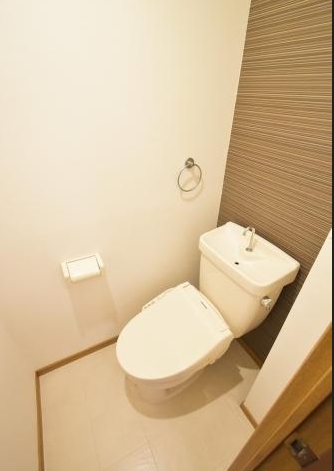 ＪＲ鹿児島本線 南福岡駅 徒歩4分 5階建 築30年のトイレ写真
