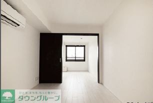 GRANPASEO中野IIIの居間写真