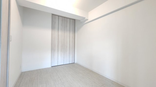 フクダ不動産八木駅前マンションの居間写真