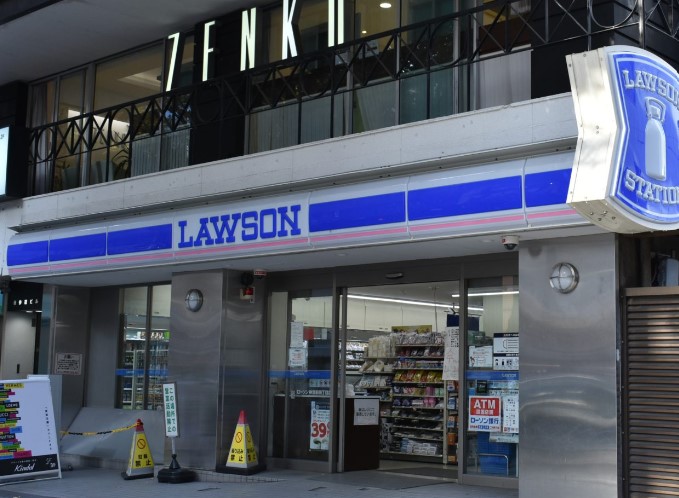 コンビニ　ローソン 渋谷四丁目店（コンビニ）まで554m