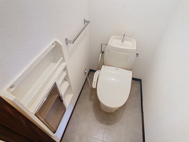 【ファミリータウン西川 B棟のトイレ】