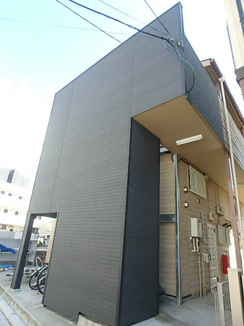 江戸川区中葛西のアパートの建物外観