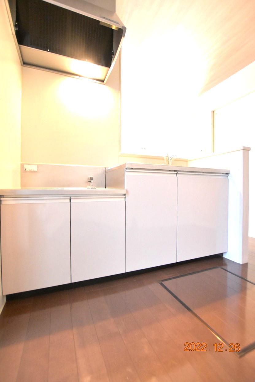 キッチン　全居室収納でLDK14.4帖戸建！仲手10％割引！駐車3台可