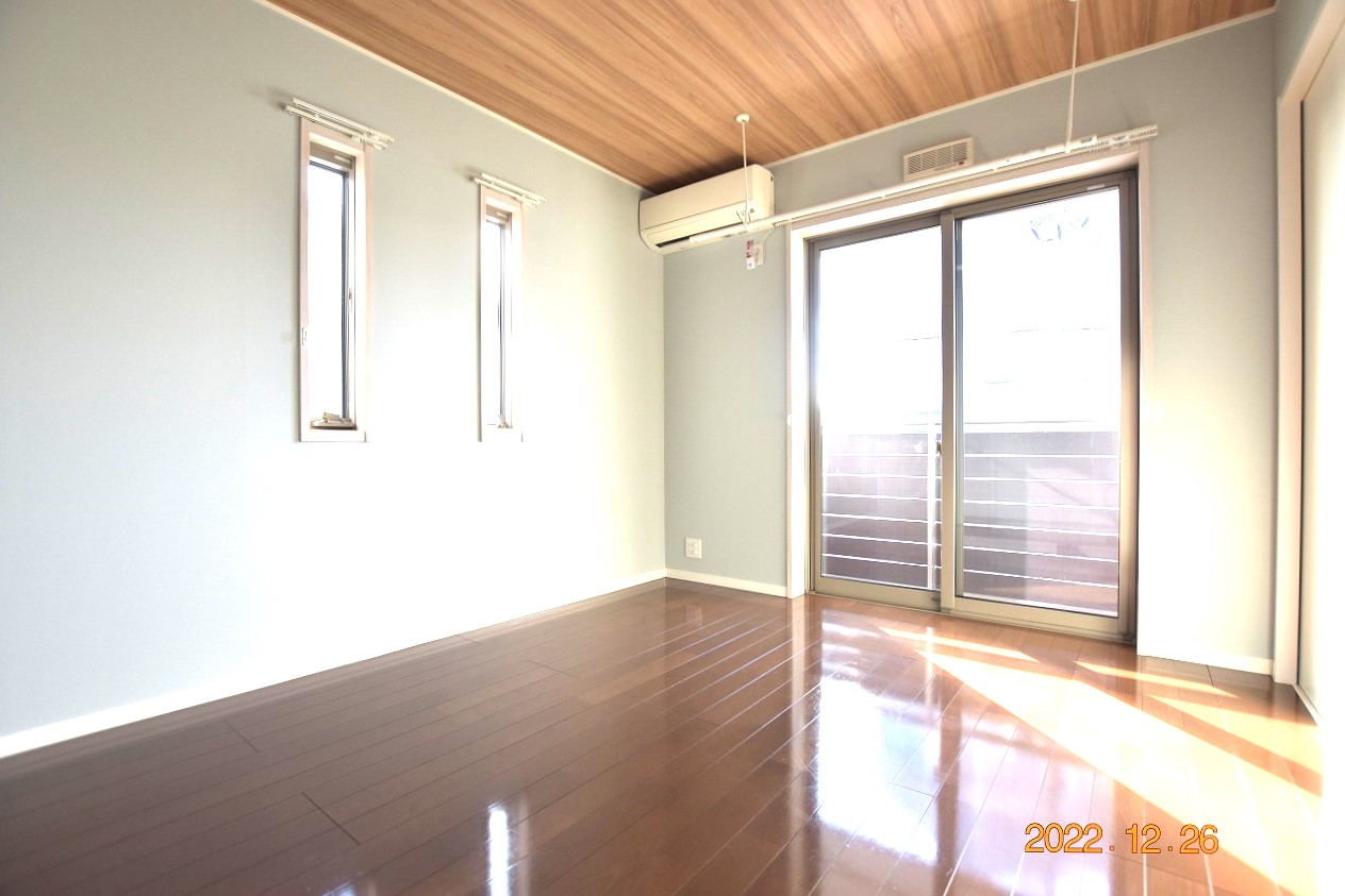 バルコニー　全居室収納でLDK14.4帖戸建！仲手10％割引！駐車3台可