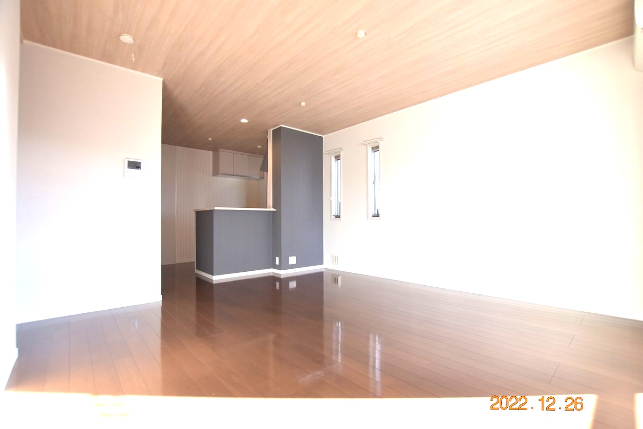 居室・リビング　全居室収納でLDK14.4帖戸建！仲手10％割引！駐車3台可