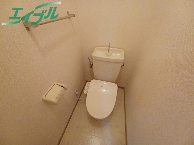 【メゾンベルシャンテ　Bのトイレ】