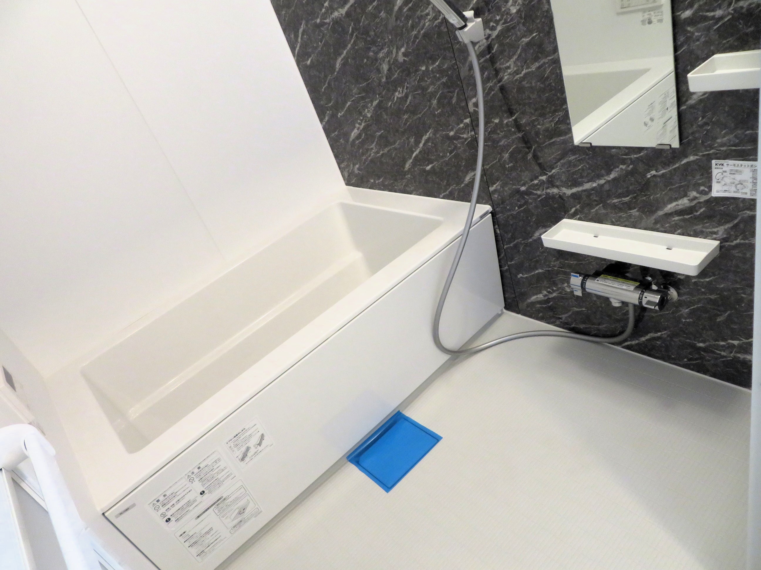 バス・シャワールーム　追い焚き・浴室乾燥機付きバスルームです！