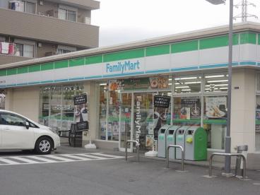 コンビニ　ファミリーマート ニック北加瀬三丁目店（コンビニ）まで345m