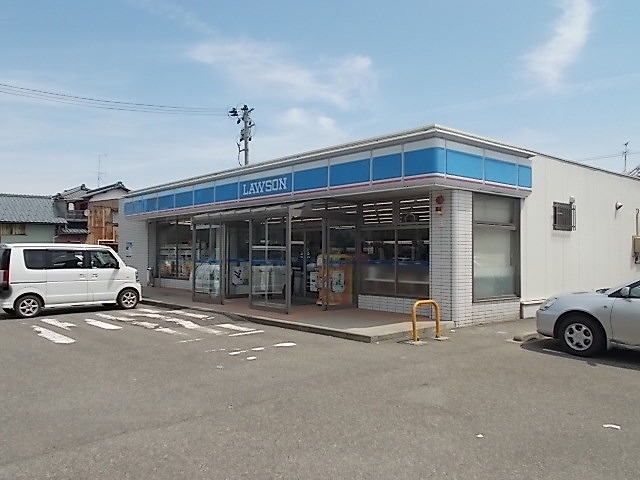 【阿賀野市外城町のアパートのコンビニ】