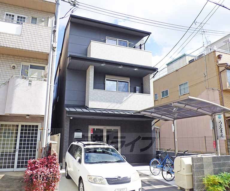 京都市上京区竪社南半町のマンションの建物外観