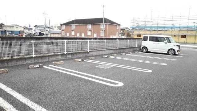 【加須市柳生のアパートの駐車場】