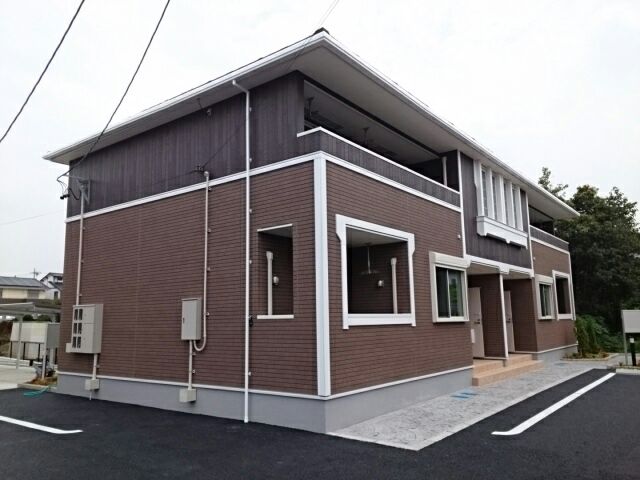 稲沢市祖父江町森上のアパートの建物外観