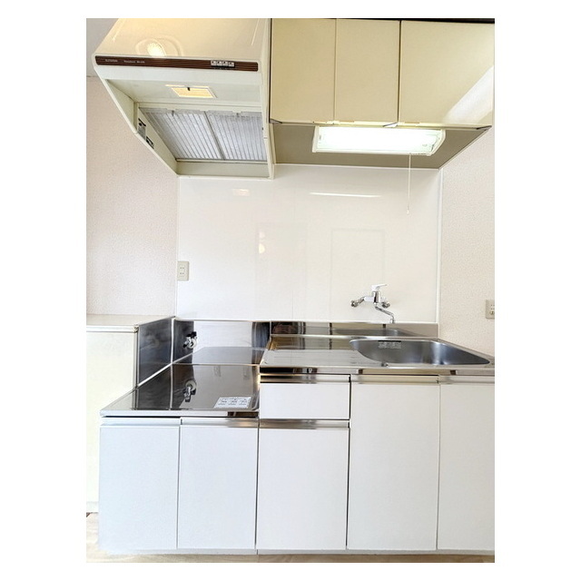 キッチン　無駄なく機能的なキッチンスペース