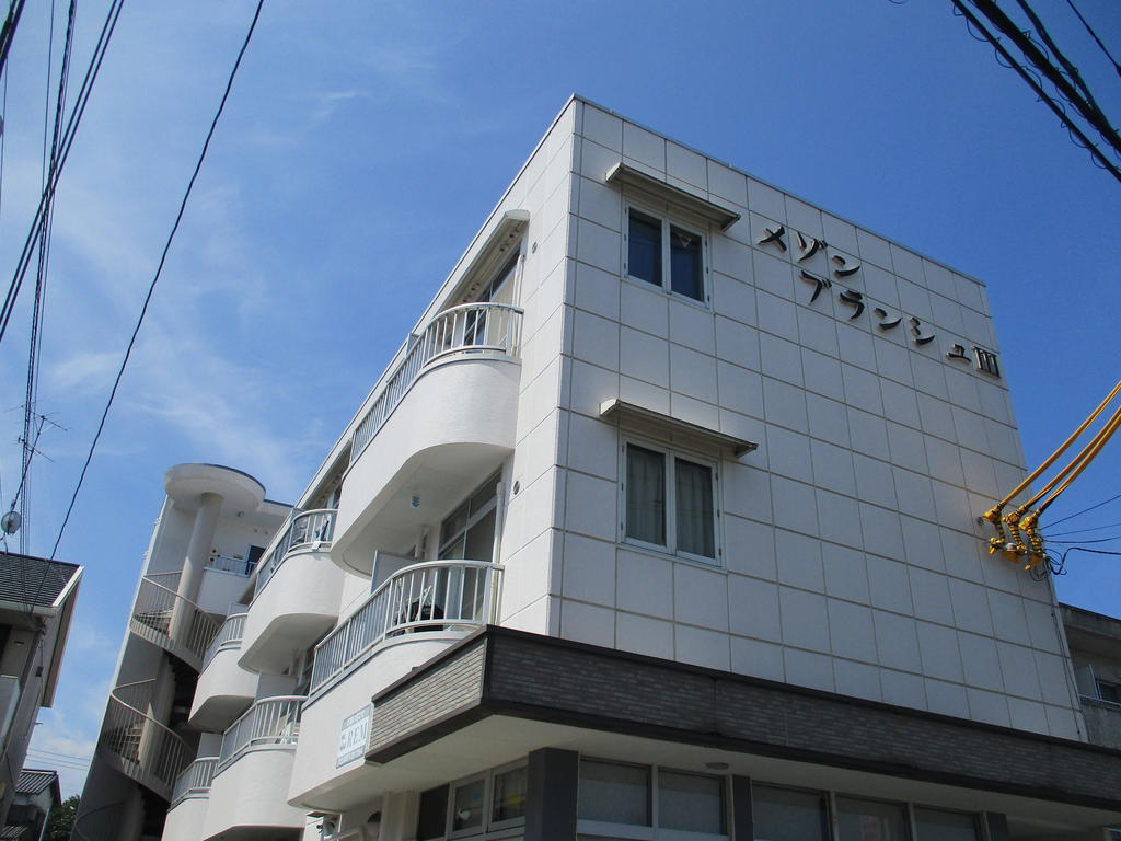 建物外観　外装全面リフレッシュ塗装済み（２０１９年３月）