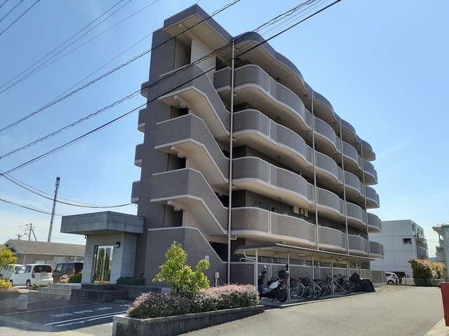 福山市南今津町のマンションの建物外観