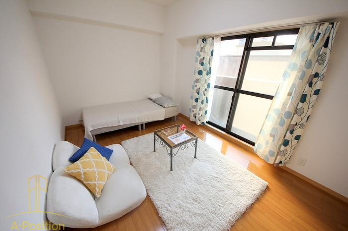 居室・リビング　レジディア西本町