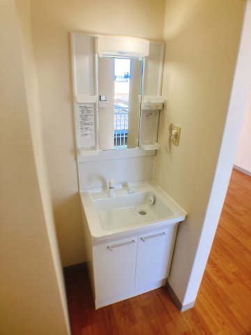 洗面設備　朝の支度には欠かせない独立洗面台付き★