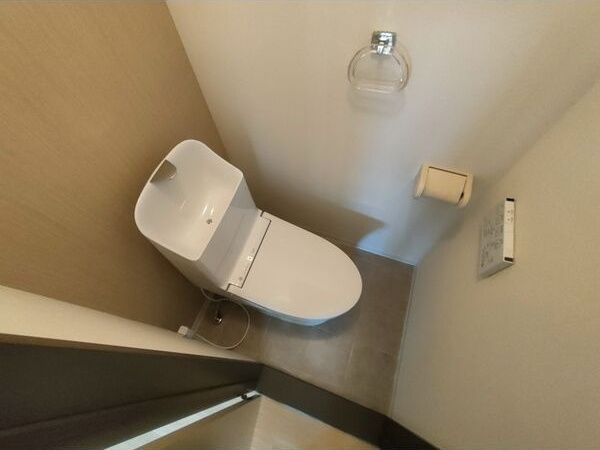 トイレ　清潔感のあるトイレです