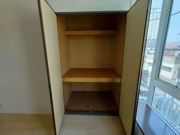 収納　たっぷりとした収納スペースです