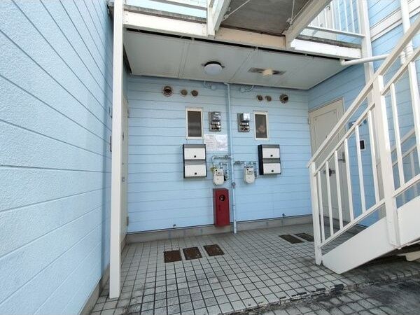 エントランス　ゆとりのあるエントランスです