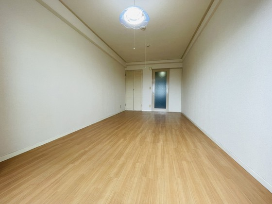 居室・リビング　※別部屋の写真です