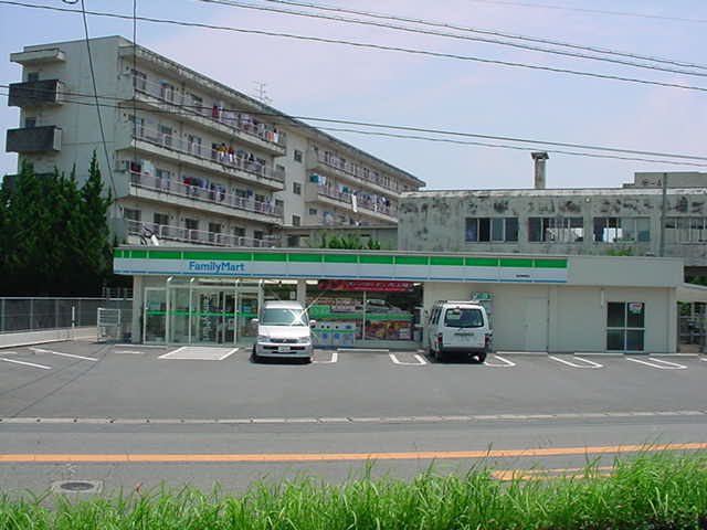 その他　ファミリーマート（その他）まで400m