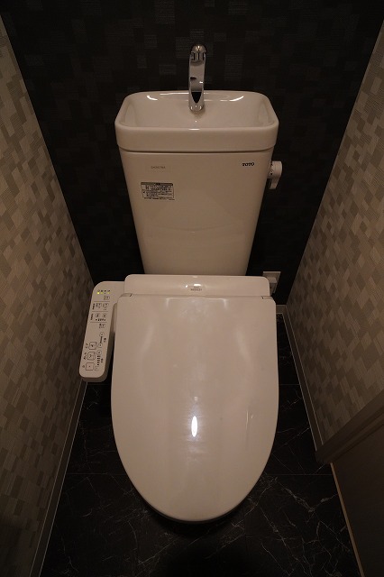 トイレ　トイレ