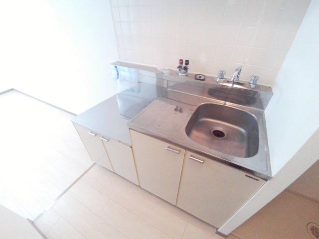 キッチン　自炊派の方におススメ、ガスコンロ設置タイプの広いキッチン